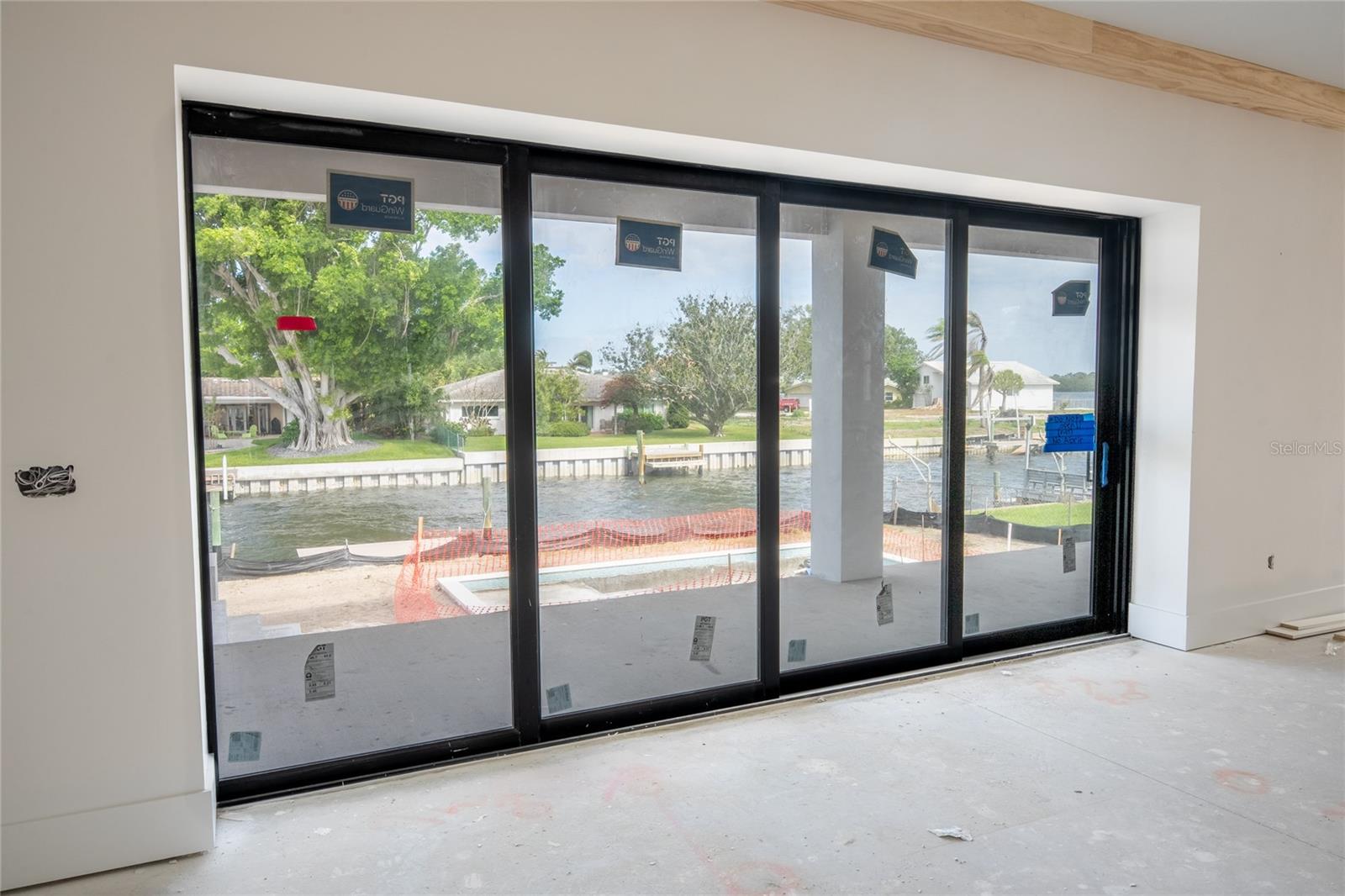 Listing photo id 13 for 2071 Illinois Avenue Ne