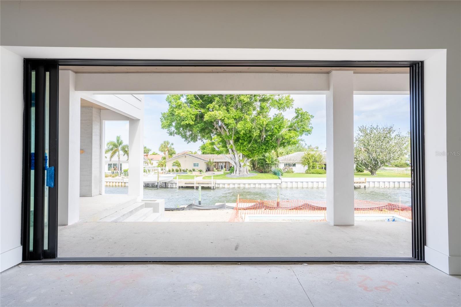 Listing photo id 14 for 2071 Illinois Avenue Ne