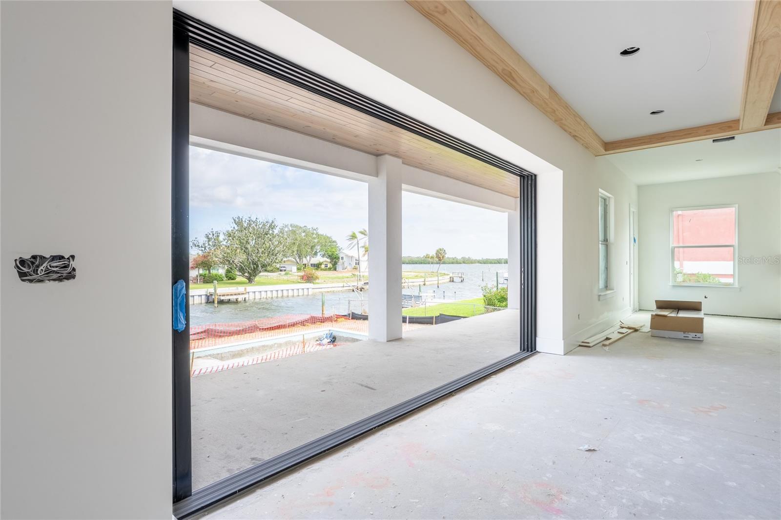 Listing photo id 15 for 2071 Illinois Avenue Ne