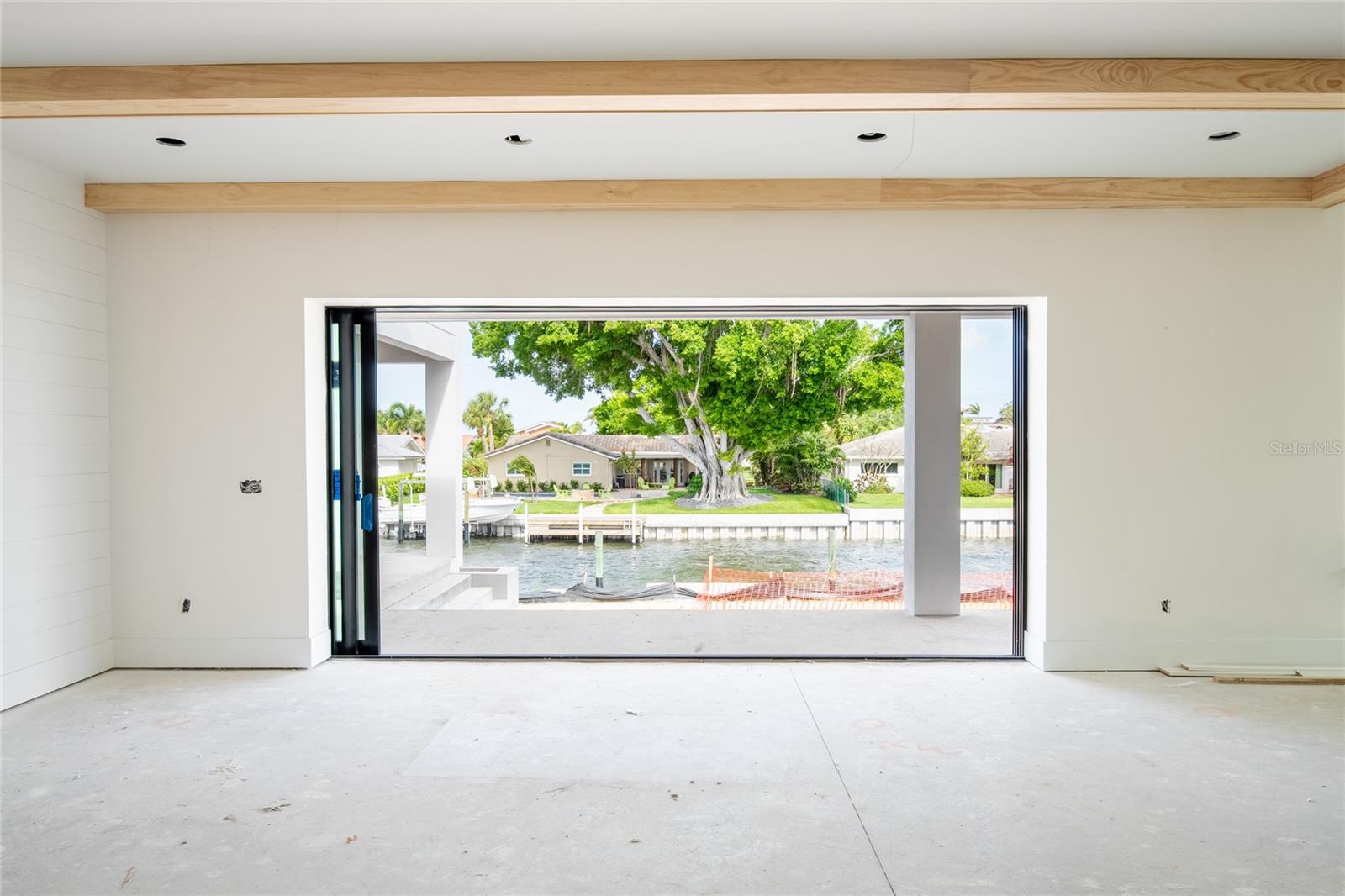 Listing photo id 16 for 2071 Illinois Avenue Ne