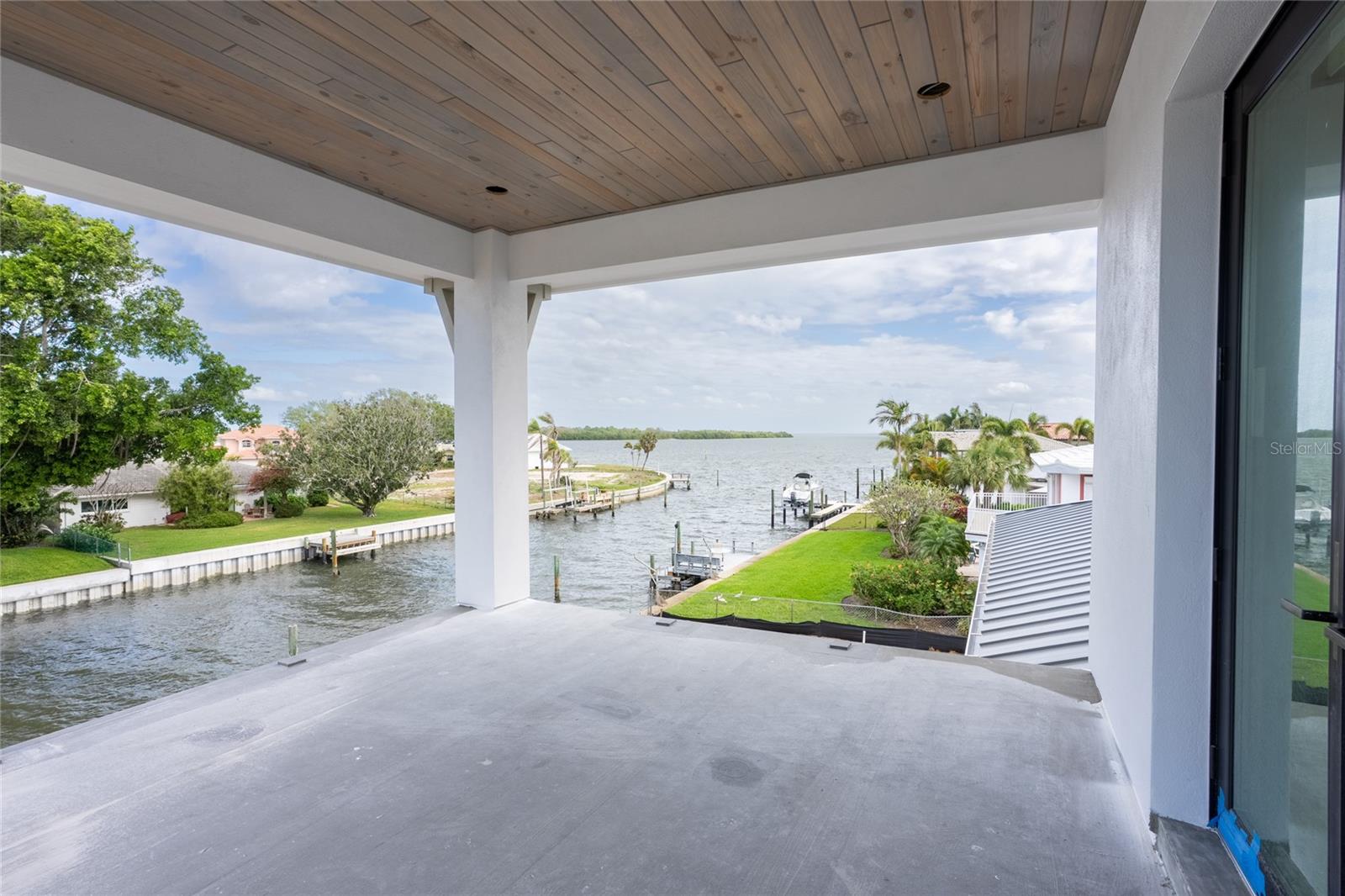 Listing photo id 26 for 2071 Illinois Avenue Ne