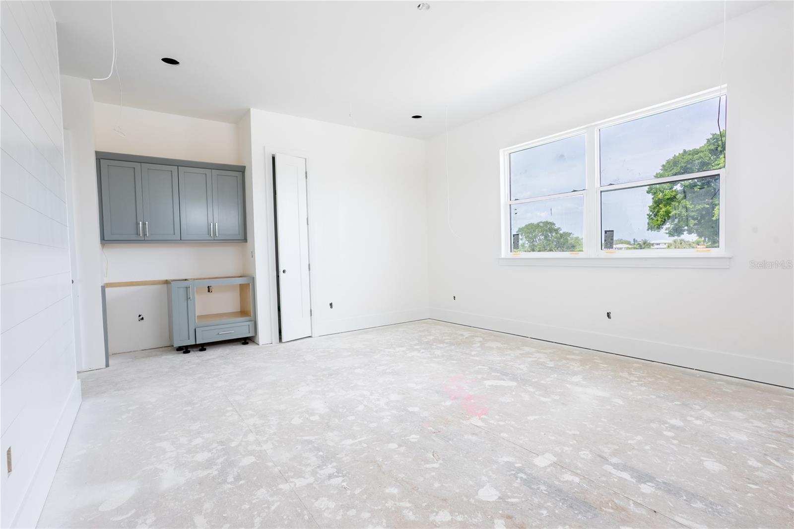 Listing photo id 33 for 2071 Illinois Avenue Ne