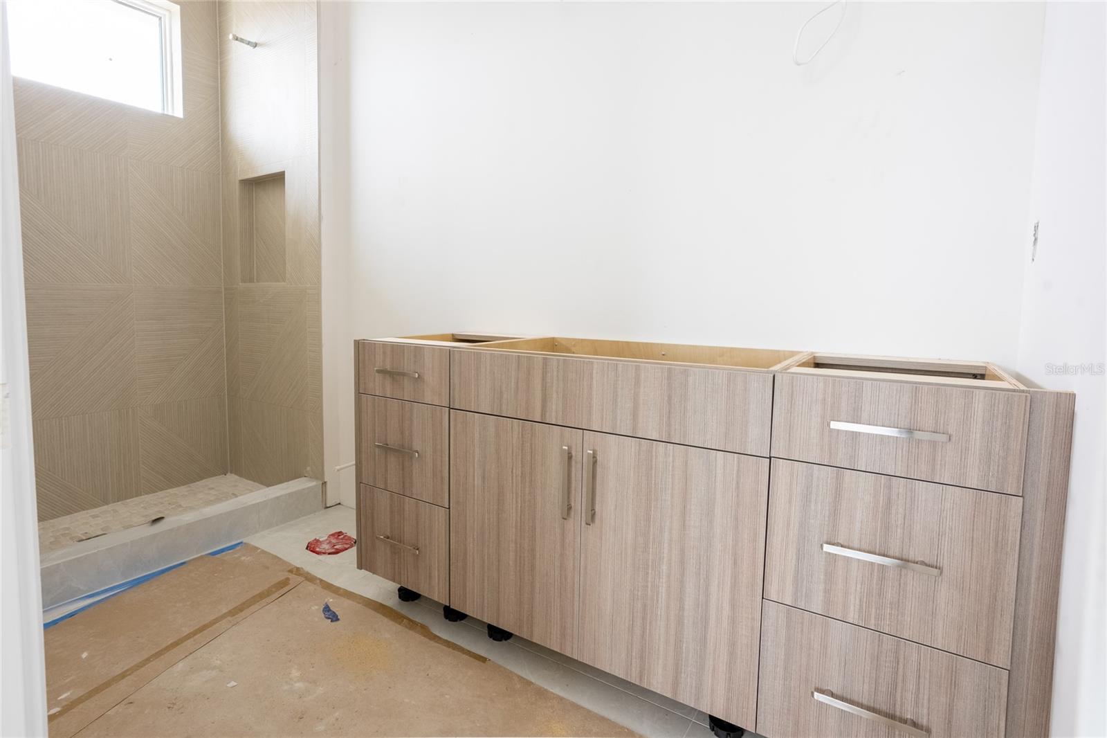 Listing photo id 35 for 2071 Illinois Avenue Ne