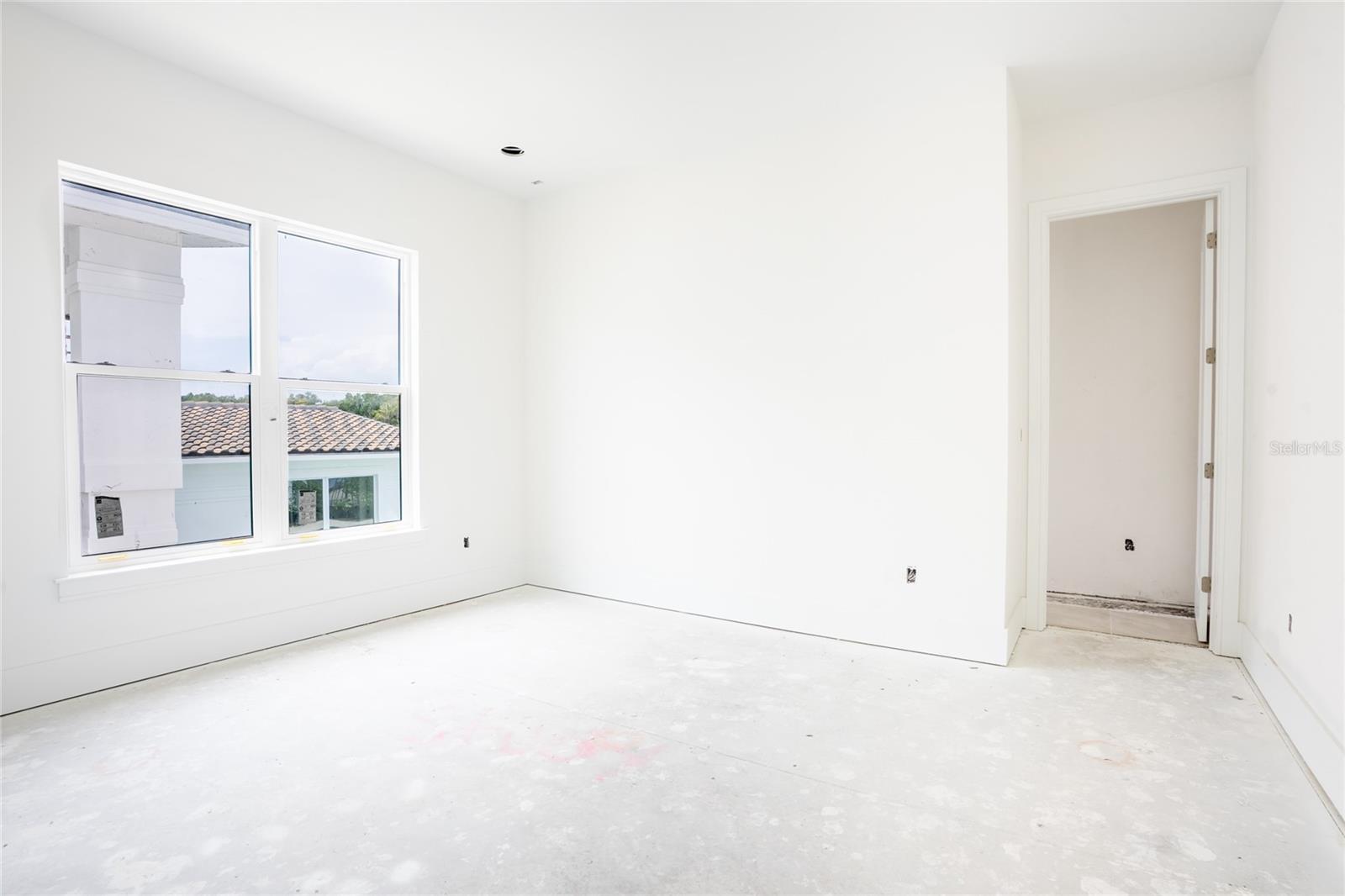 Listing photo id 38 for 2071 Illinois Avenue Ne