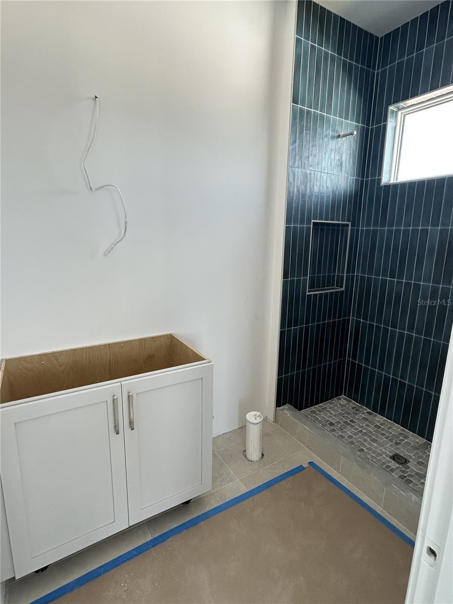 Listing photo id 39 for 2071 Illinois Avenue Ne