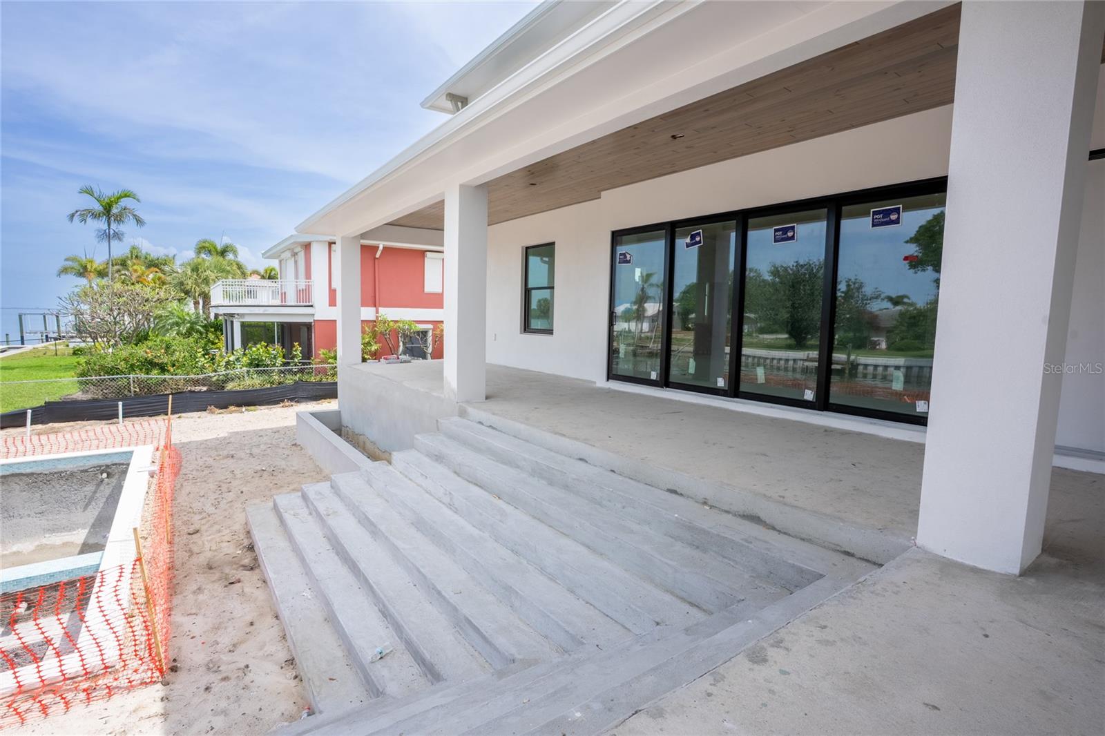 Listing photo id 41 for 2071 Illinois Avenue Ne