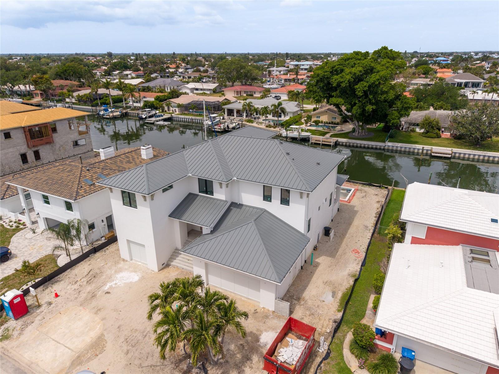 Listing photo id 46 for 2071 Illinois Avenue Ne