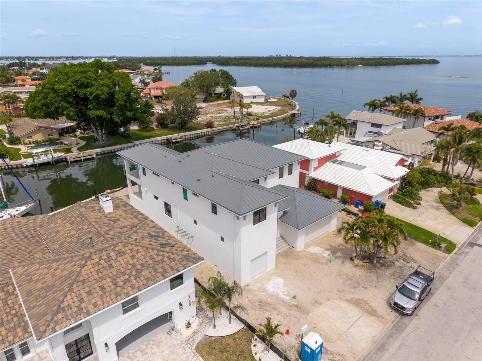 Listing photo id 47 for 2071 Illinois Avenue Ne