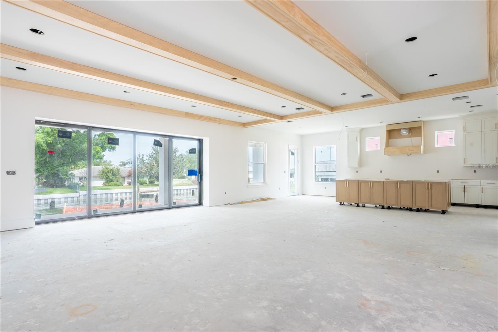 Listing photo id 5 for 2071 Illinois Avenue Ne