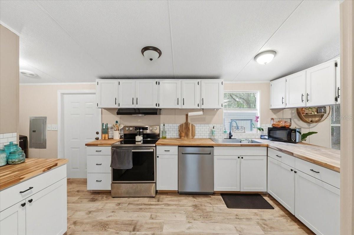 Image 13 of 60 For 4810 Myrtle View Drive N