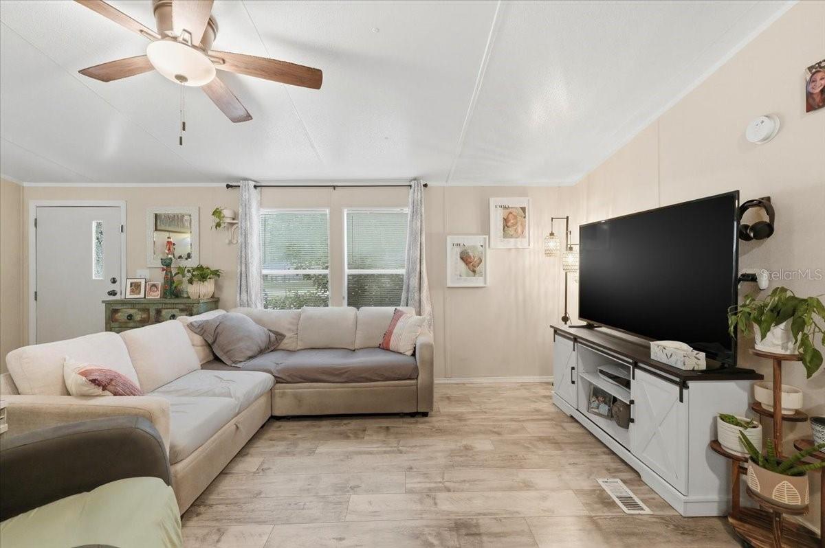 Image 4 of 60 For 4810 Myrtle View Drive N