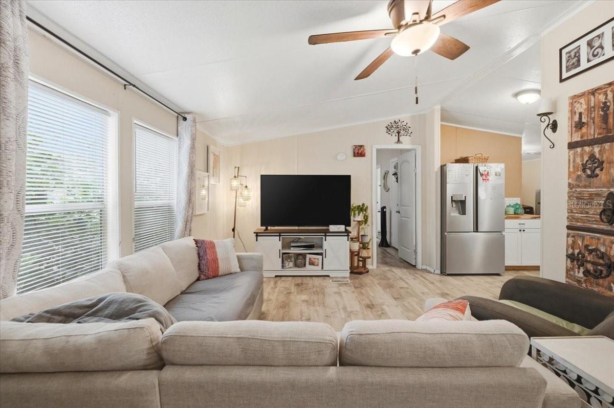 Image 5 of 60 For 4810 Myrtle View Drive N