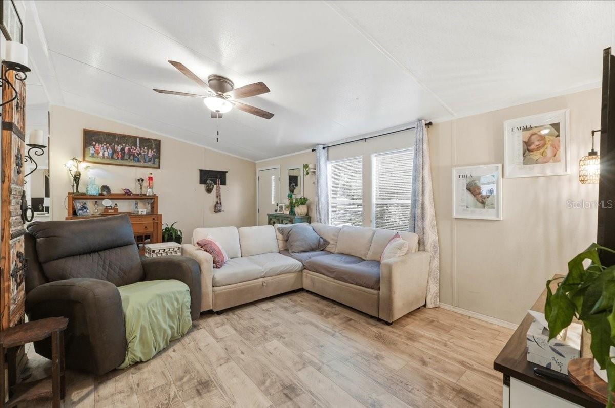 Image 6 of 60 For 4810 Myrtle View Drive N