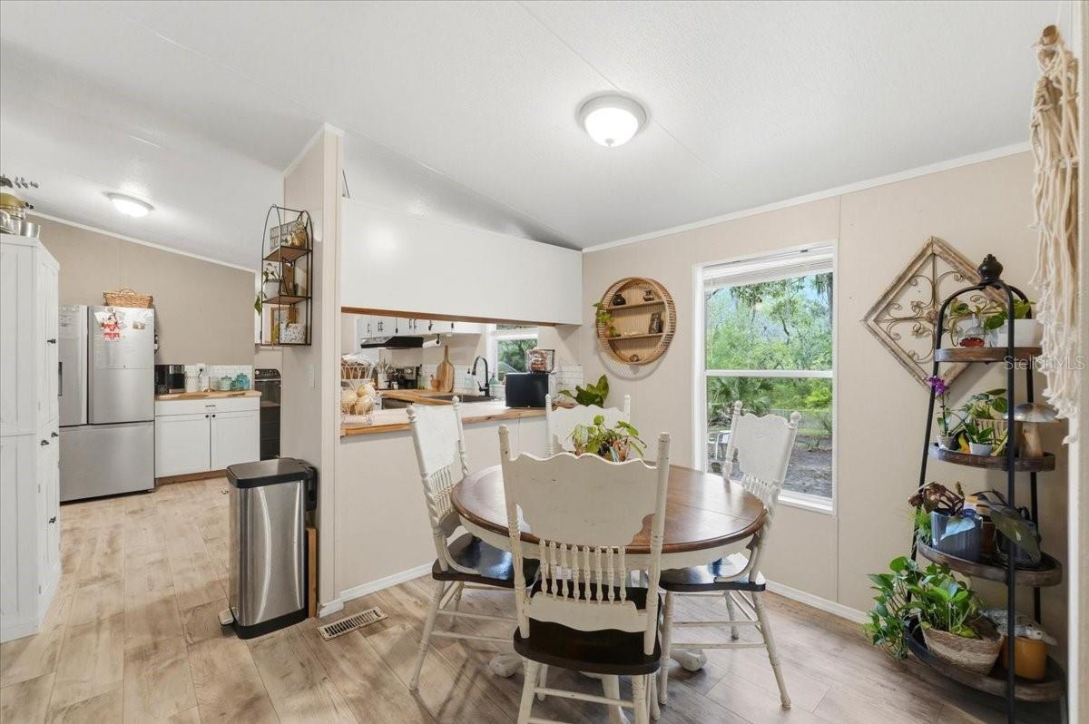 Image 8 of 60 For 4810 Myrtle View Drive N