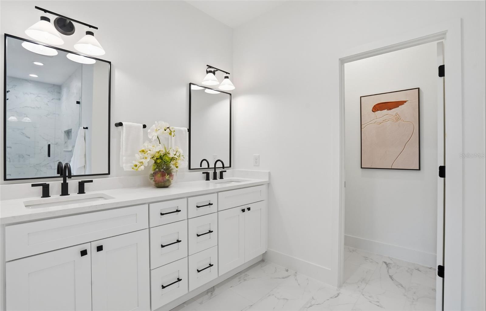 Listing photo id 9 for 3002 Platt  3