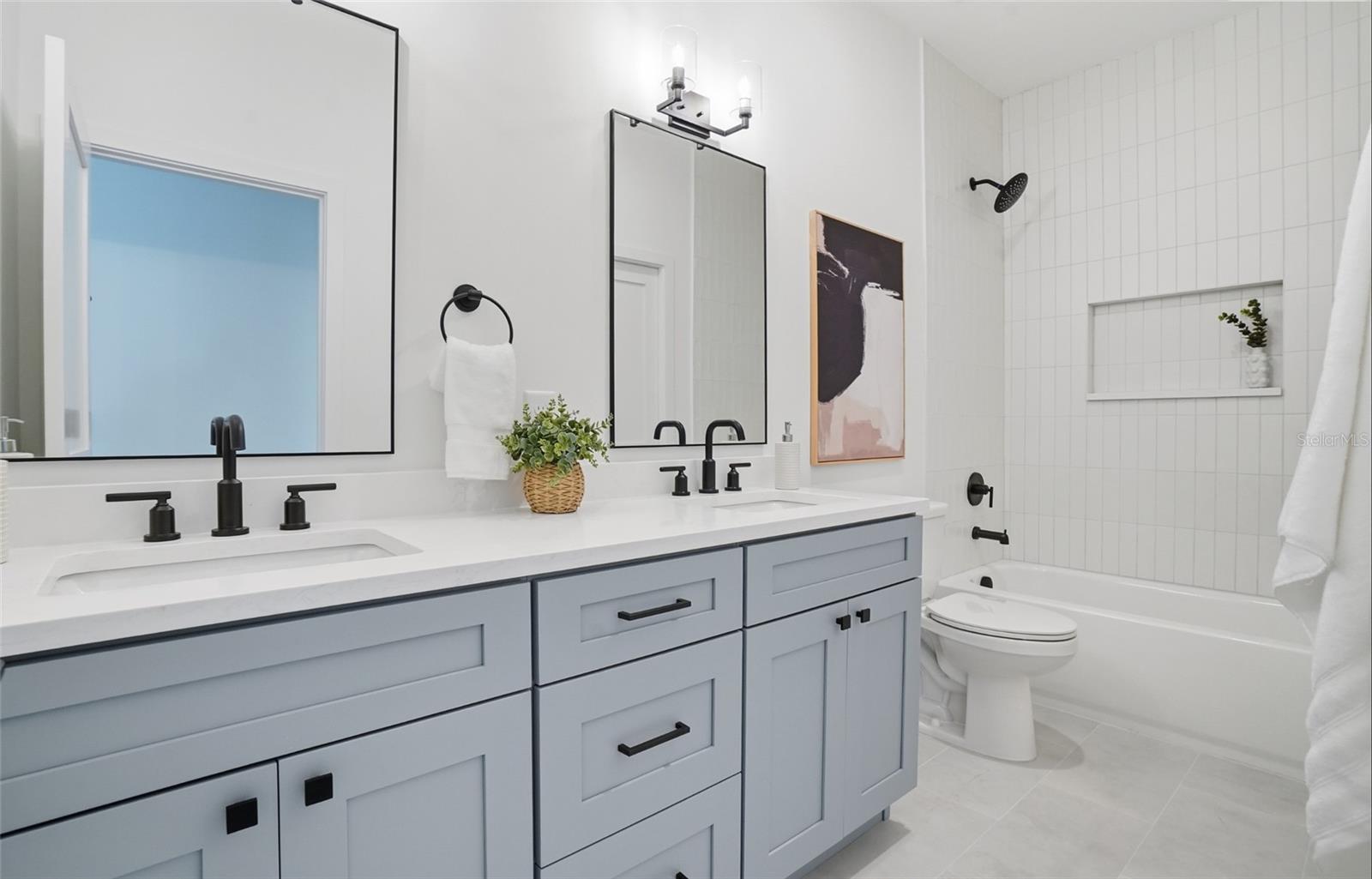 Listing photo id 14 for 3002 Platt  3