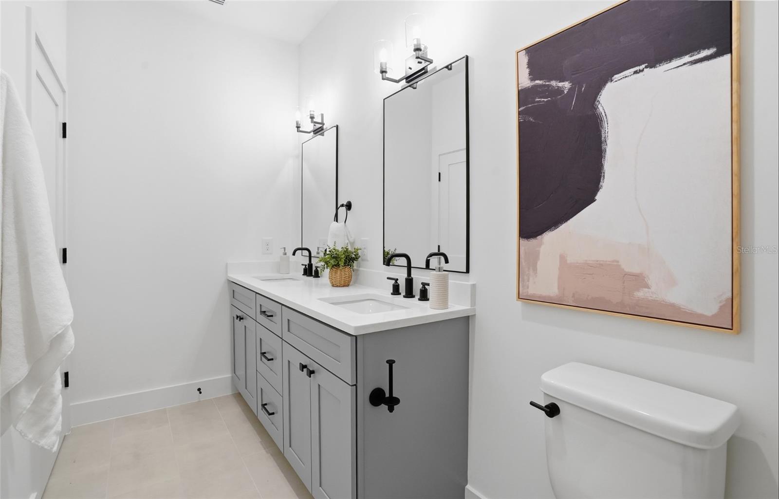 Listing photo id 15 for 3002 Platt  3