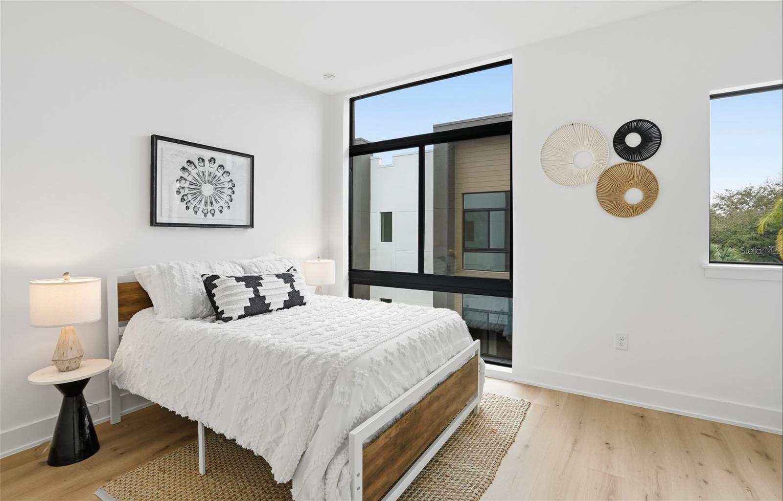 Listing photo id 17 for 3002 Platt  3