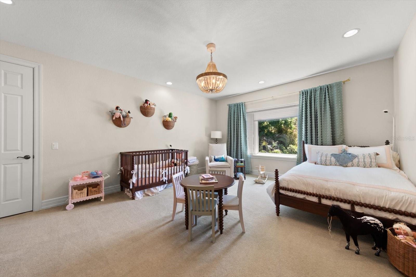 Image 28 of 53 For 305 Eastleigh Drive