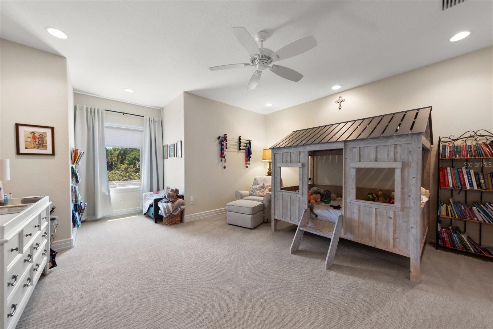 Image 35 of 53 For 305 Eastleigh Drive