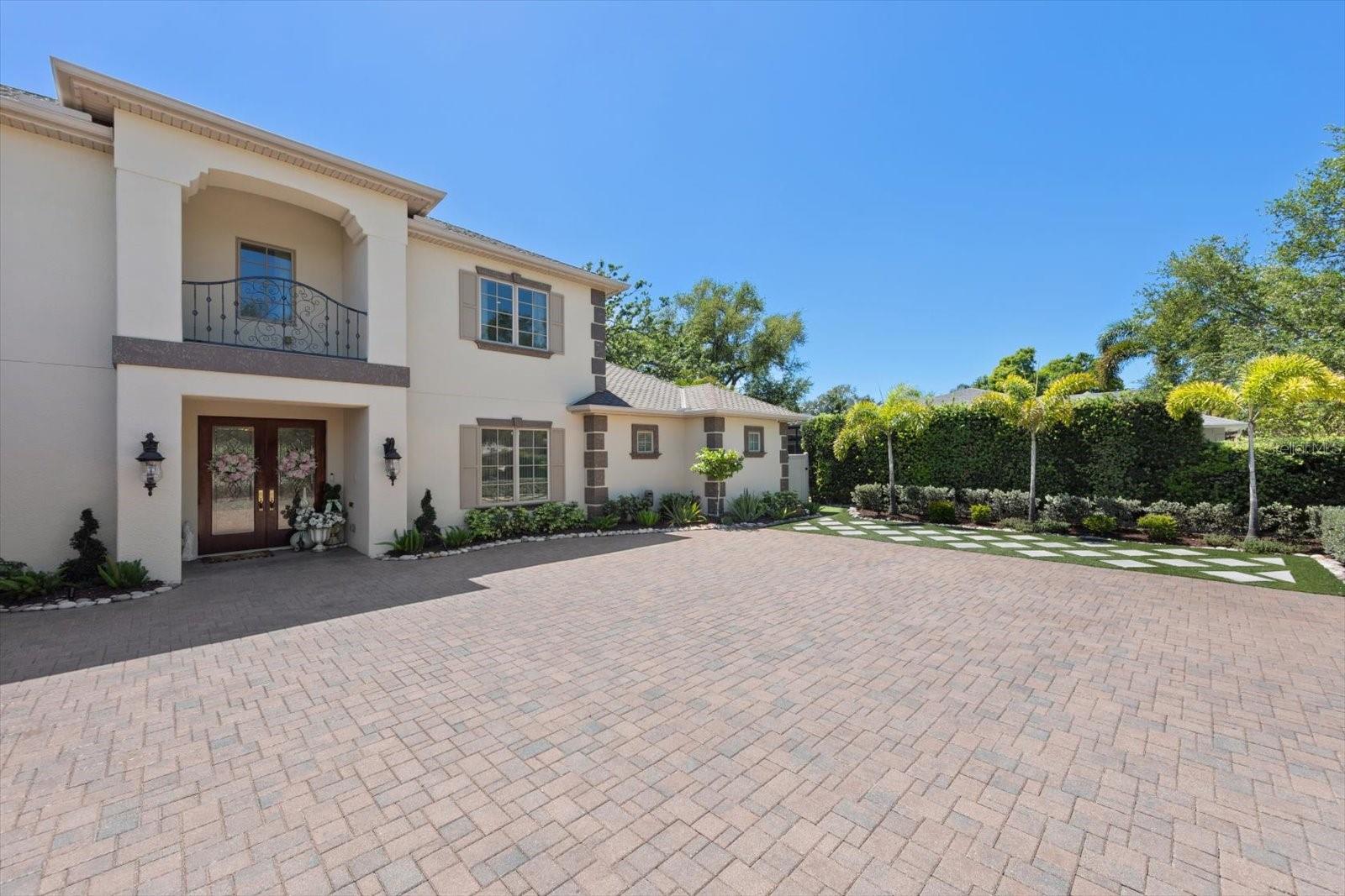 Image 5 of 53 For 305 Eastleigh Drive