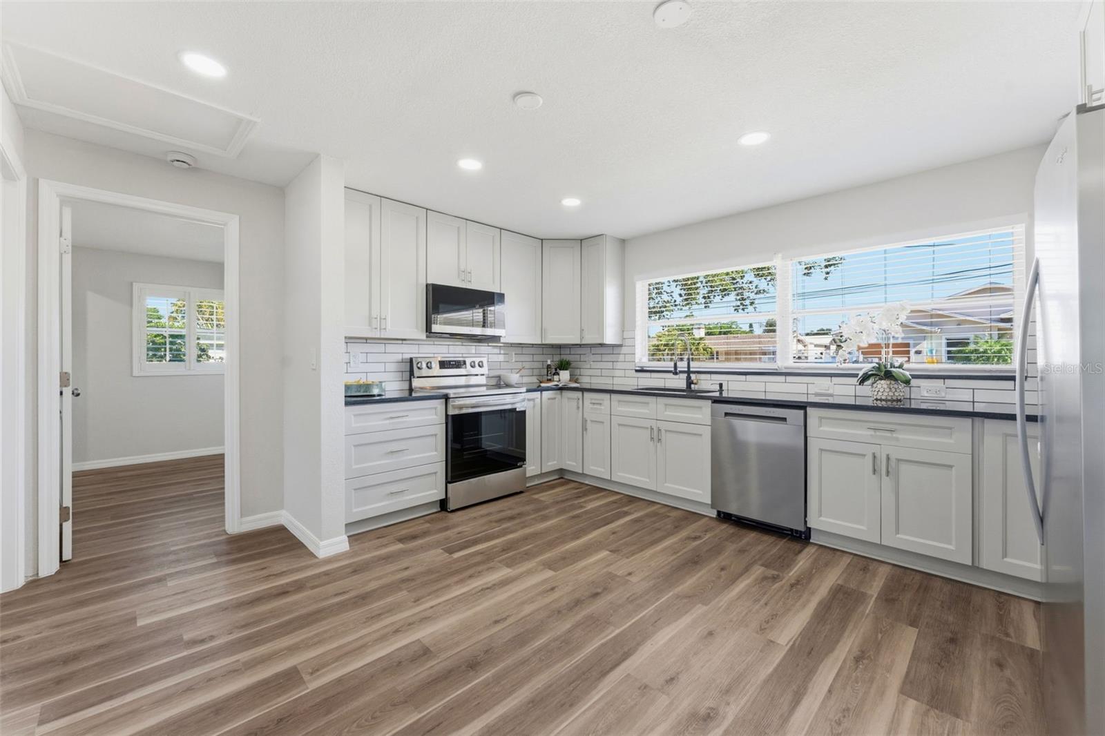 Image 10 of 35 For 110 92nd Avenue Ne