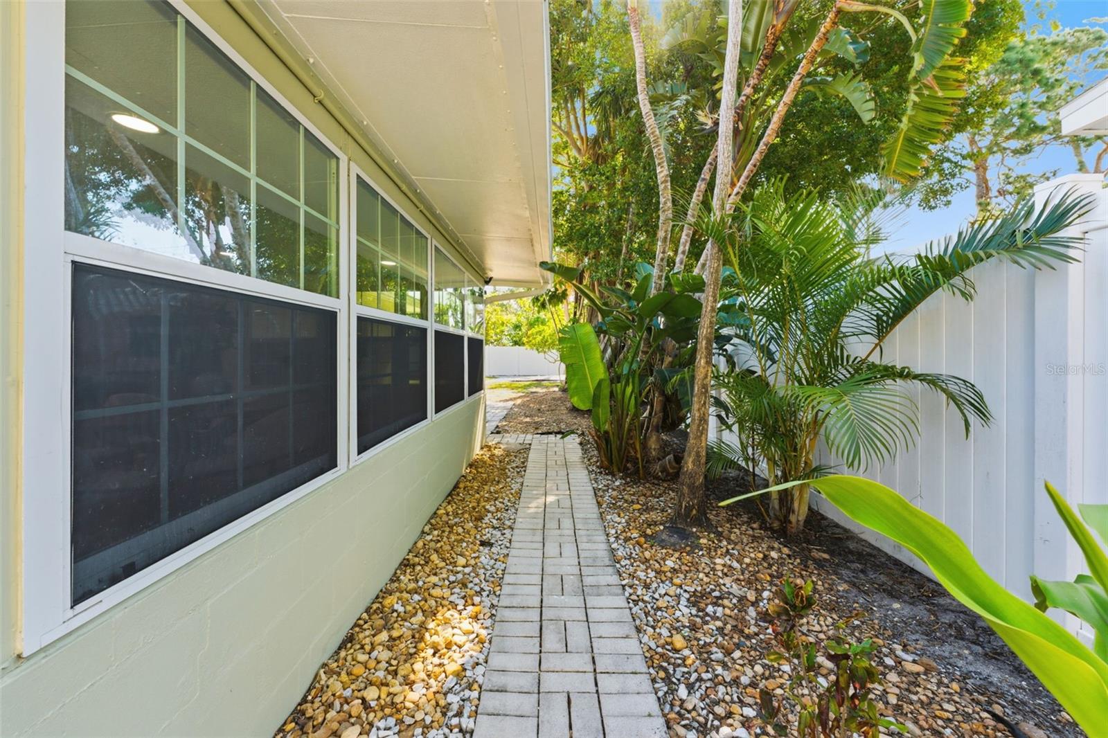 Image 23 of 35 For 110 92nd Avenue Ne