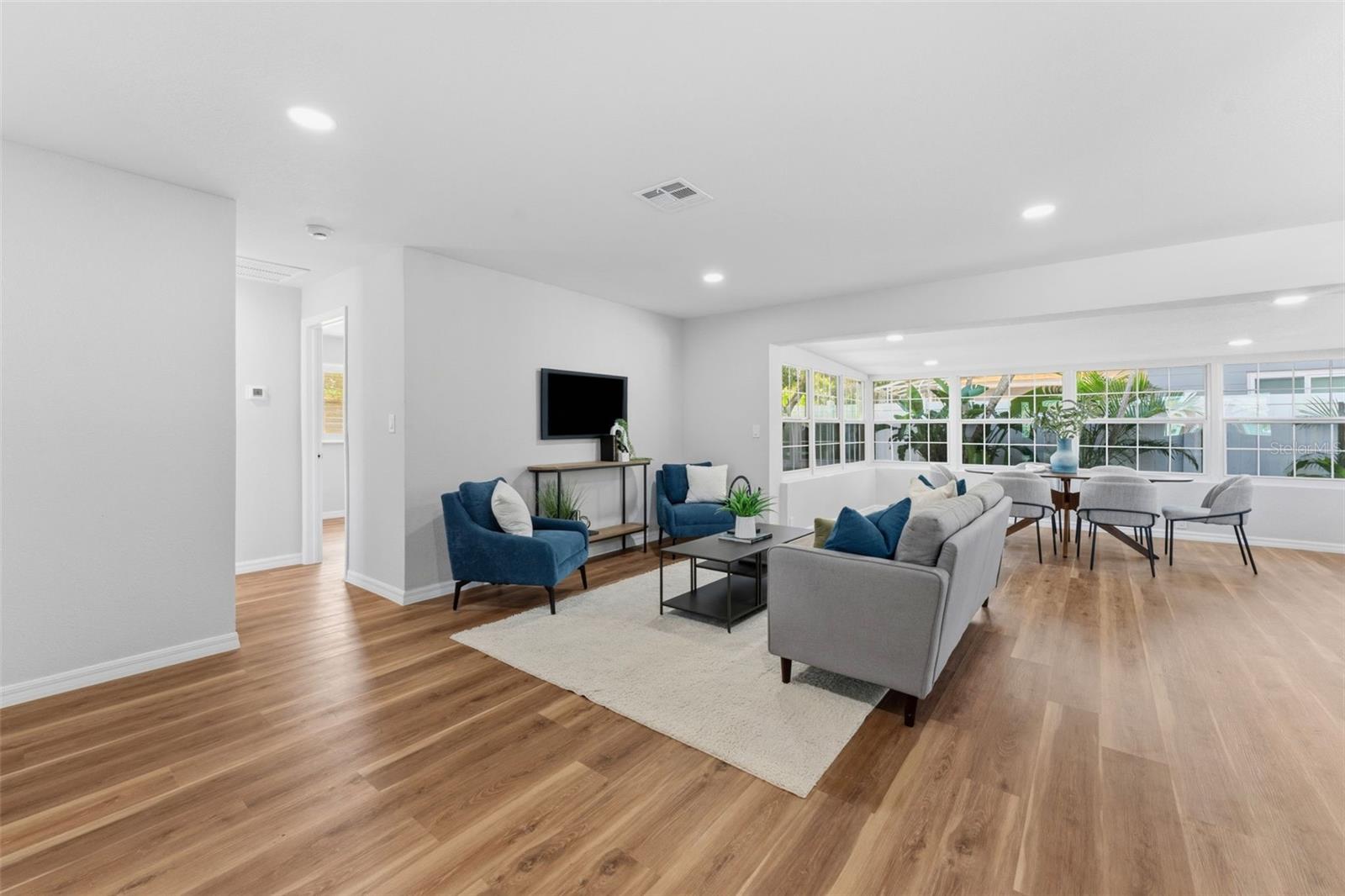 Image 5 of 35 For 110 92nd Avenue Ne