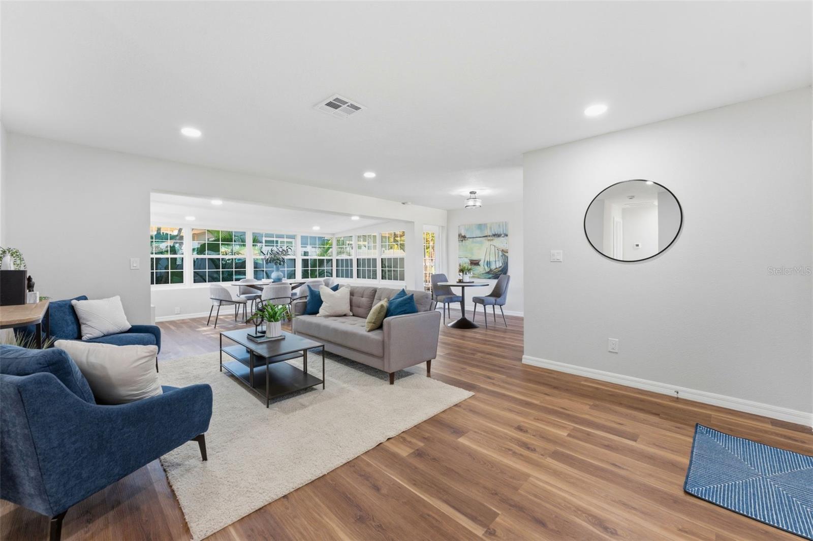 Image 6 of 35 For 110 92nd Avenue Ne