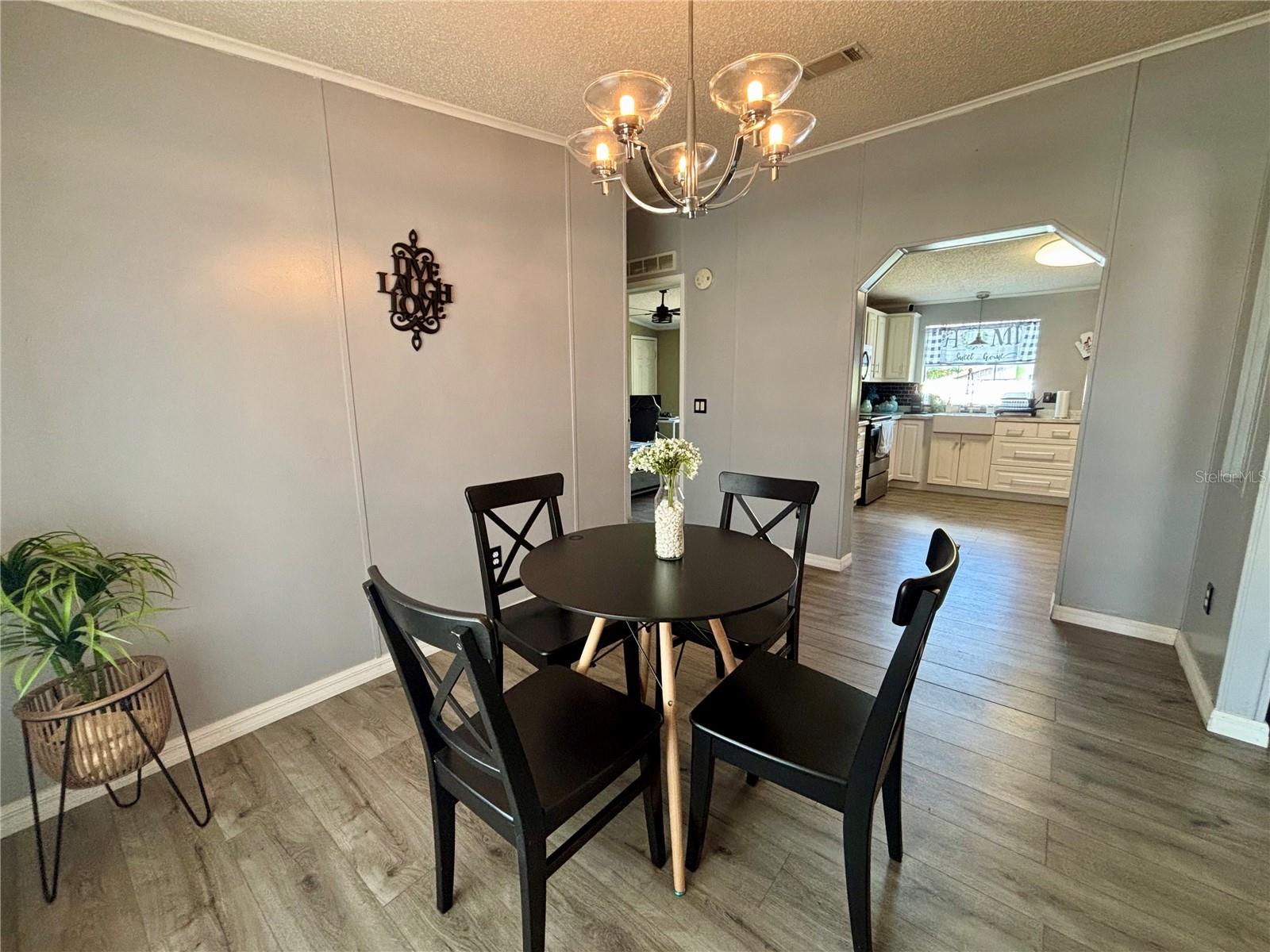 Image 10 of 21 For 6433 Orris Street