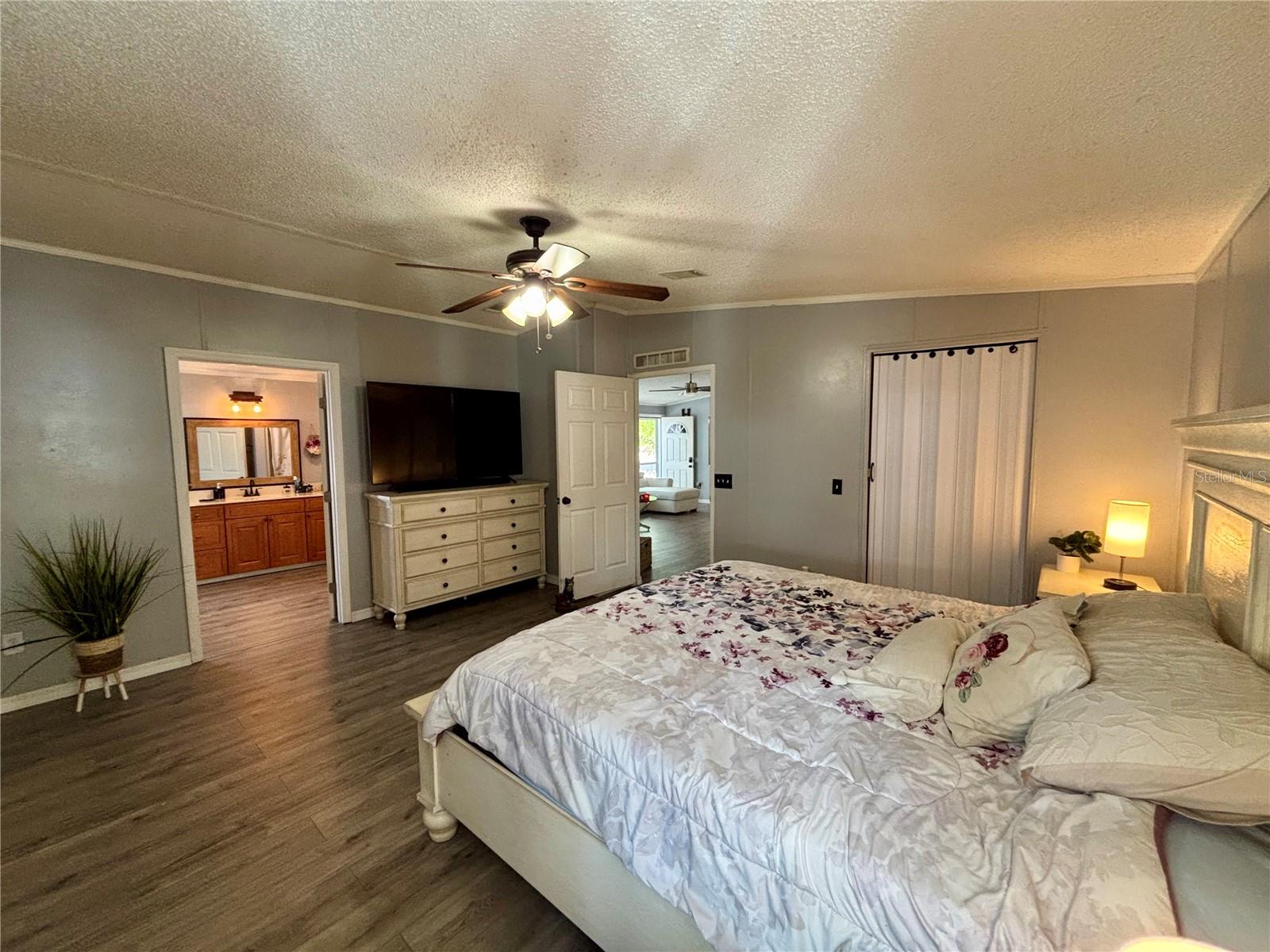 Image 13 of 21 For 6433 Orris Street