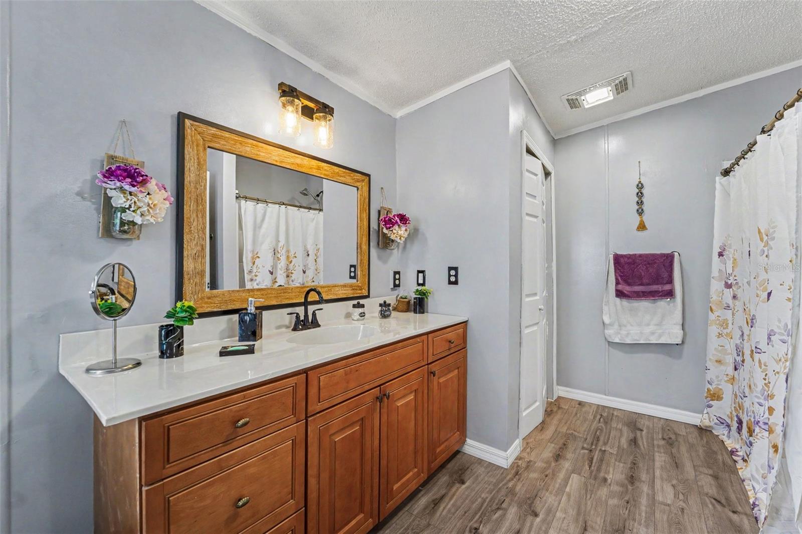 Image 14 of 21 For 6433 Orris Street