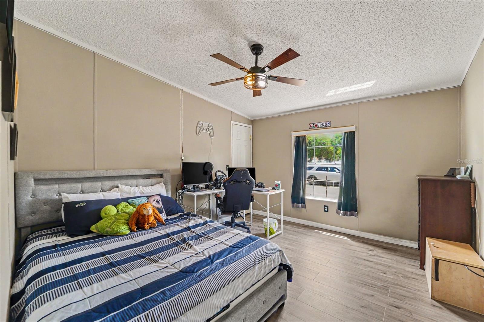 Image 18 of 21 For 6433 Orris Street