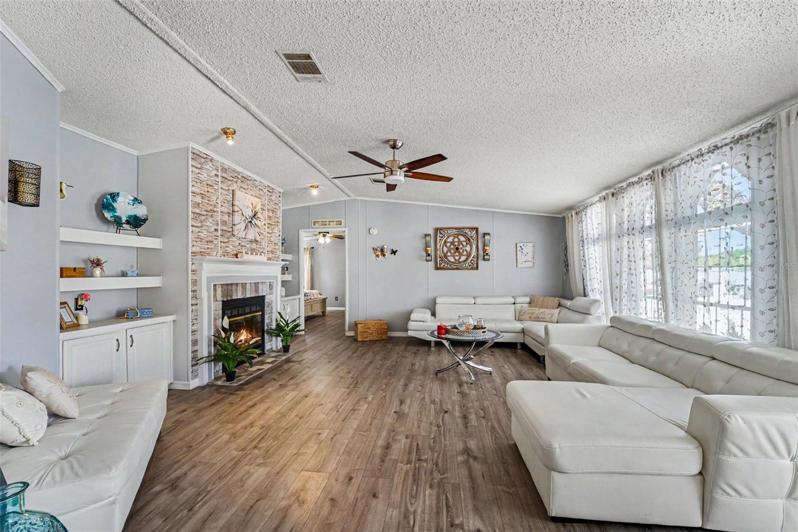 Image 3 of 21 For 6433 Orris Street