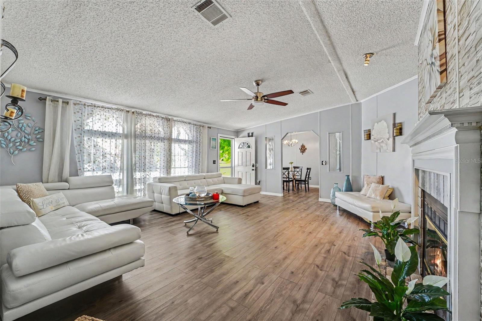 Image 4 of 21 For 6433 Orris Street