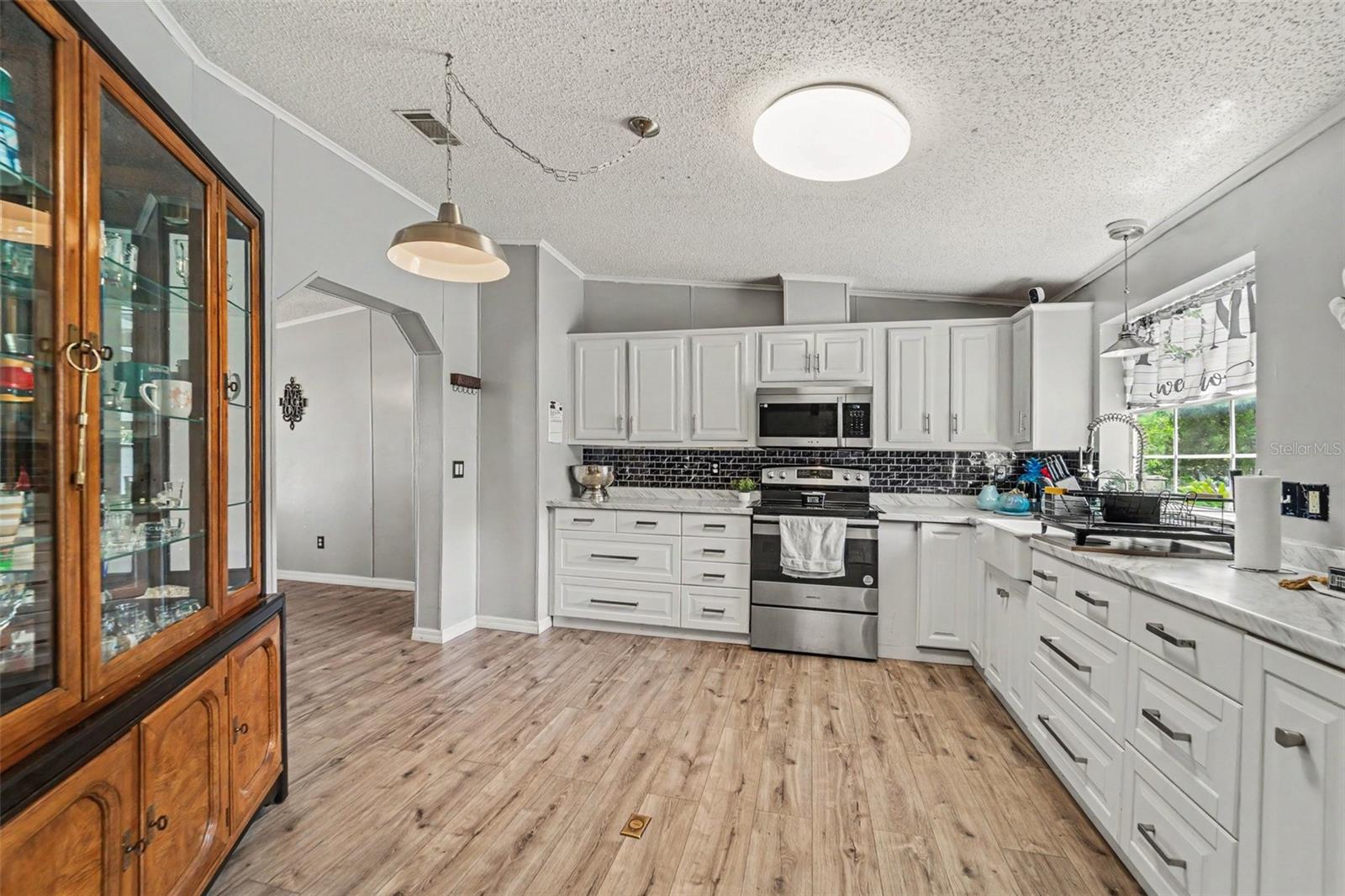 Image 7 of 21 For 6433 Orris Street