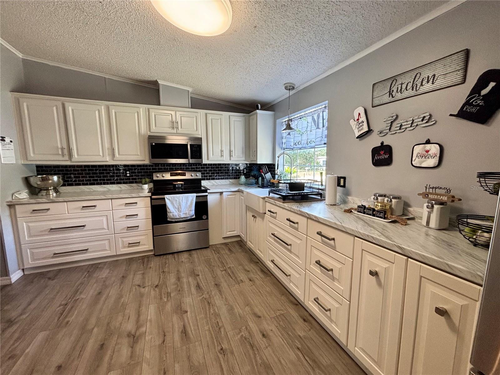 Image 8 of 21 For 6433 Orris Street