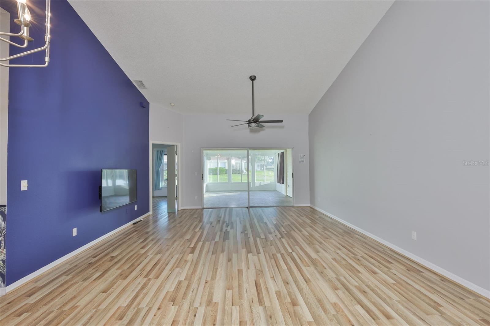 Image 13 of 75 For 2020 Nantucket Drive