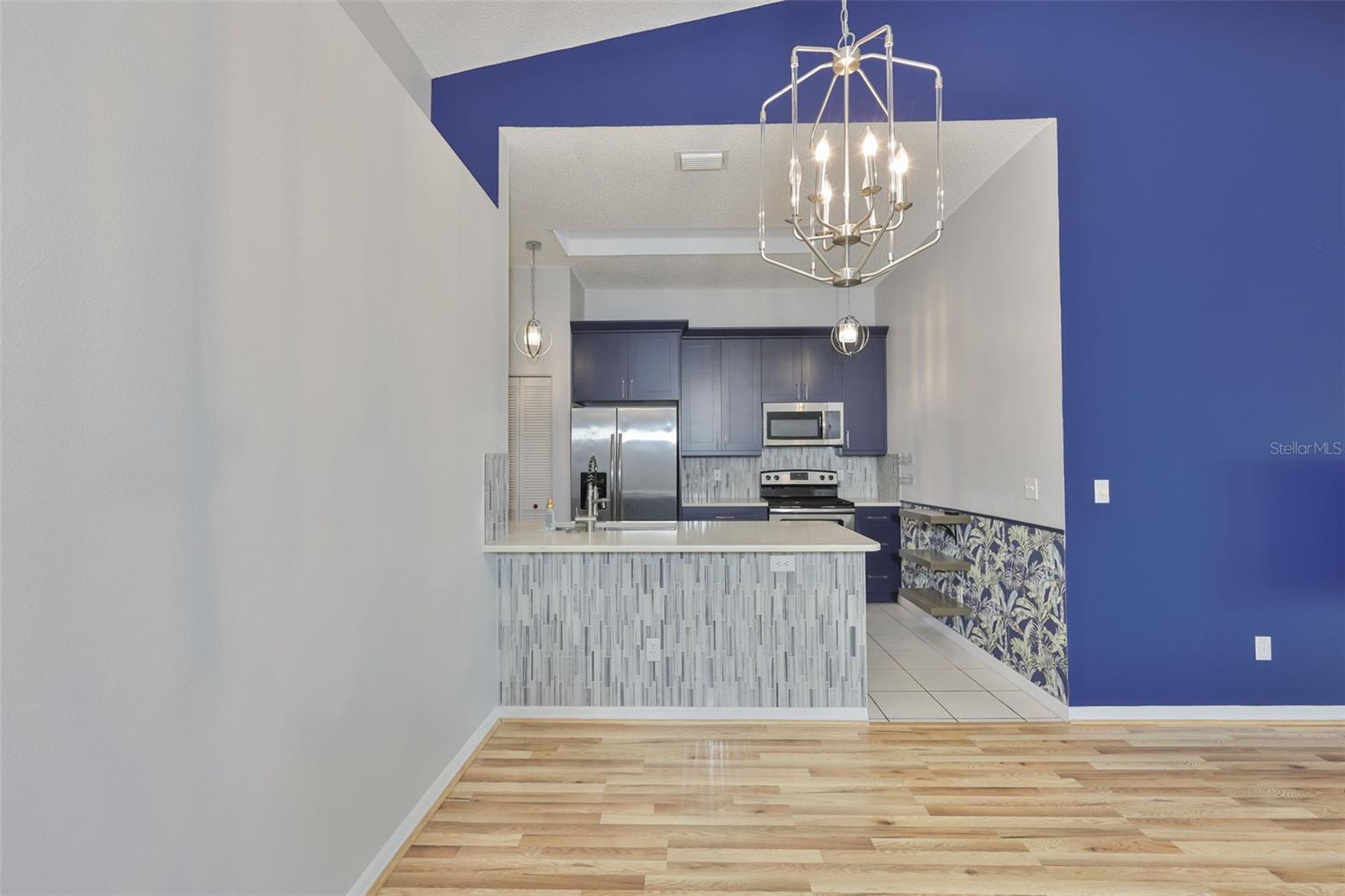 Image 17 of 75 For 2020 Nantucket Drive