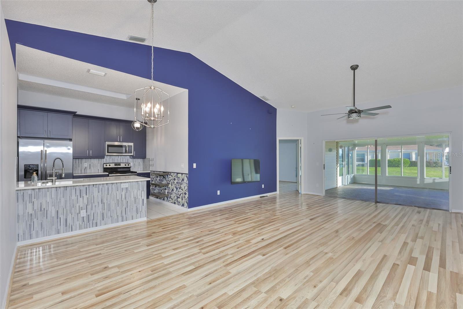 Image 18 of 75 For 2020 Nantucket Drive