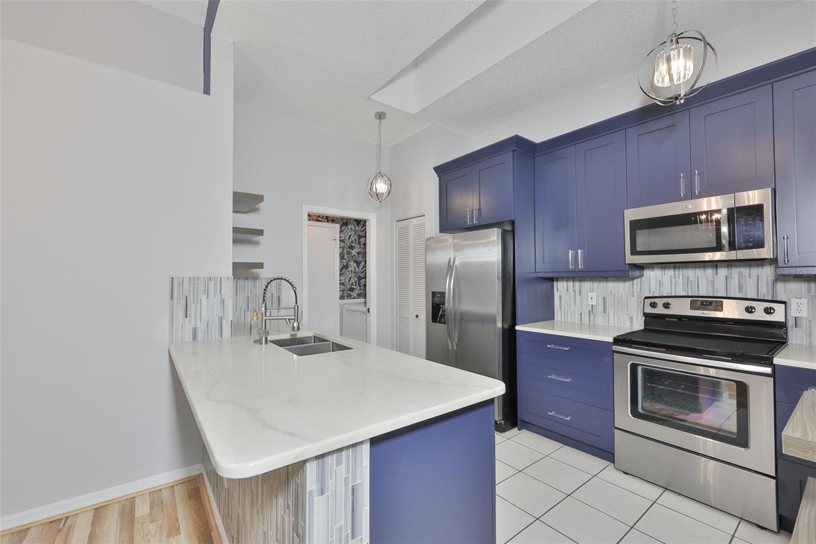 Image 22 of 75 For 2020 Nantucket Drive