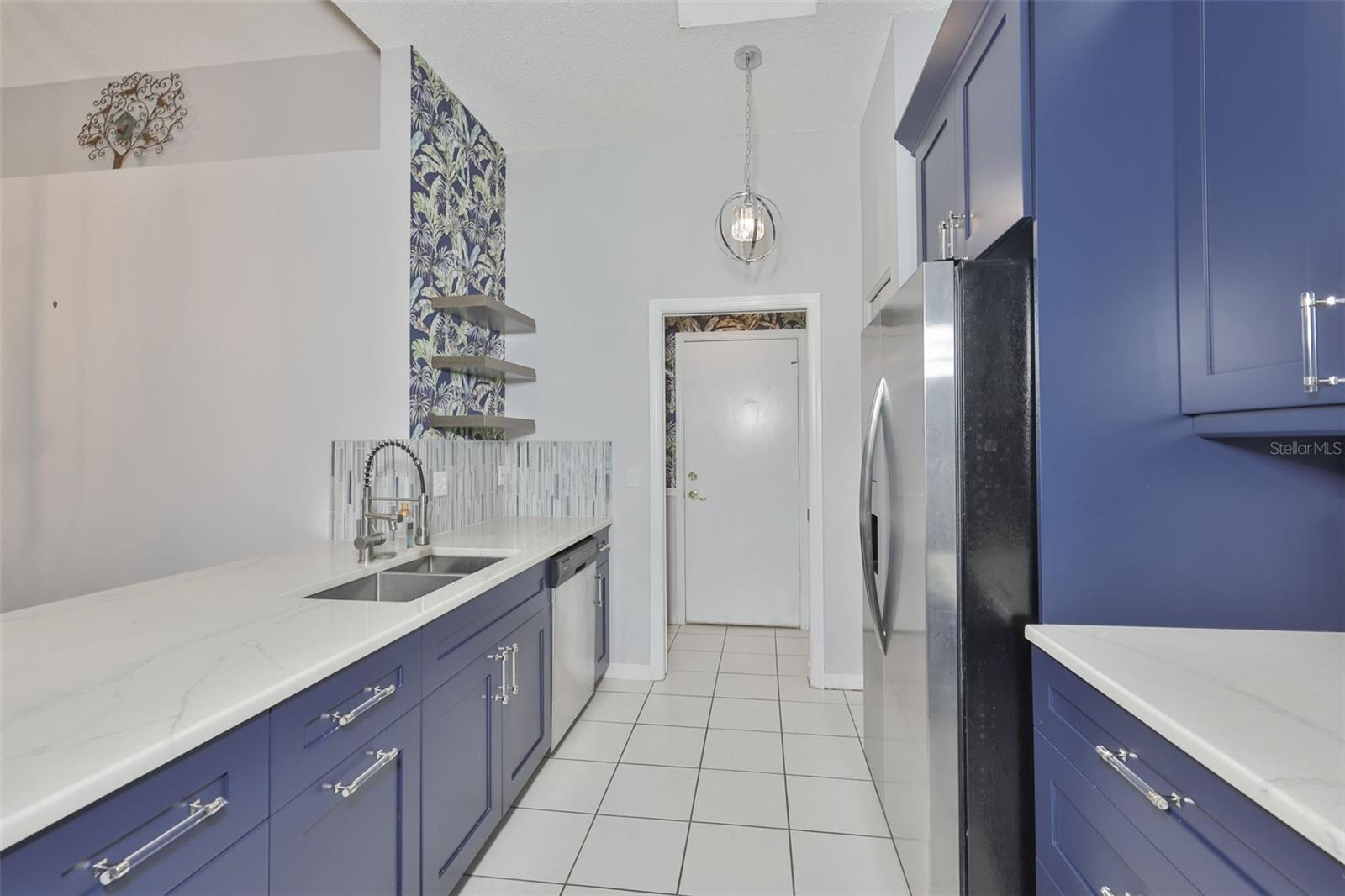 Image 23 of 75 For 2020 Nantucket Drive