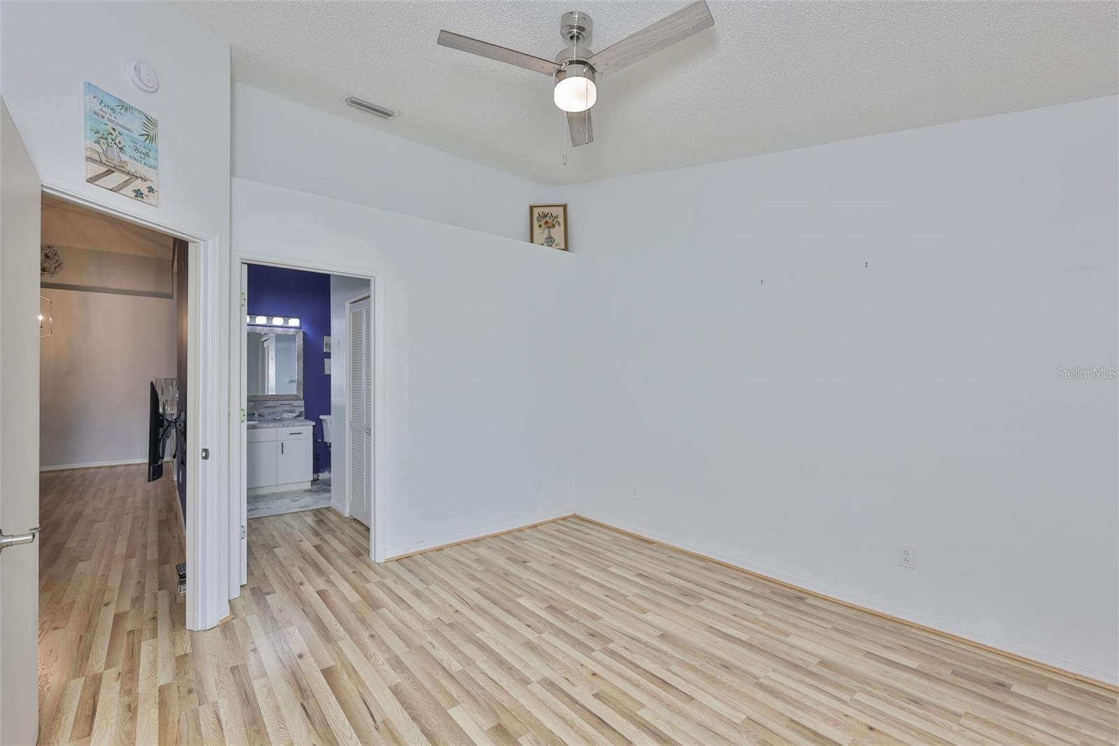 Image 32 of 75 For 2020 Nantucket Drive