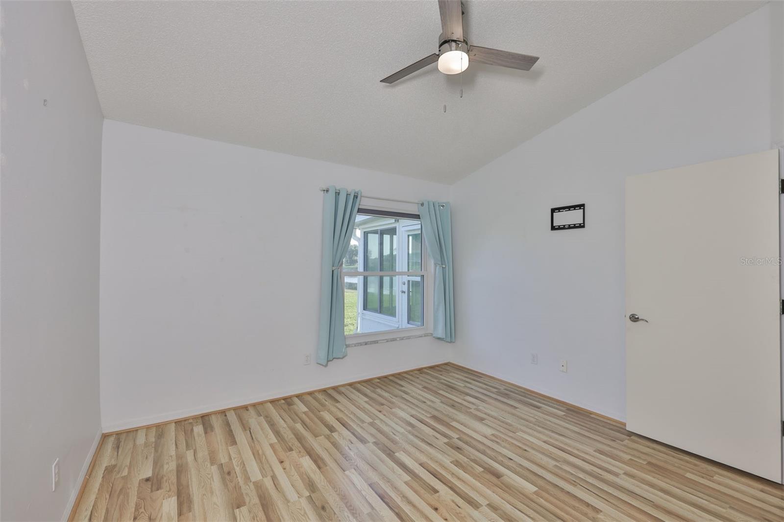 Image 37 of 75 For 2020 Nantucket Drive