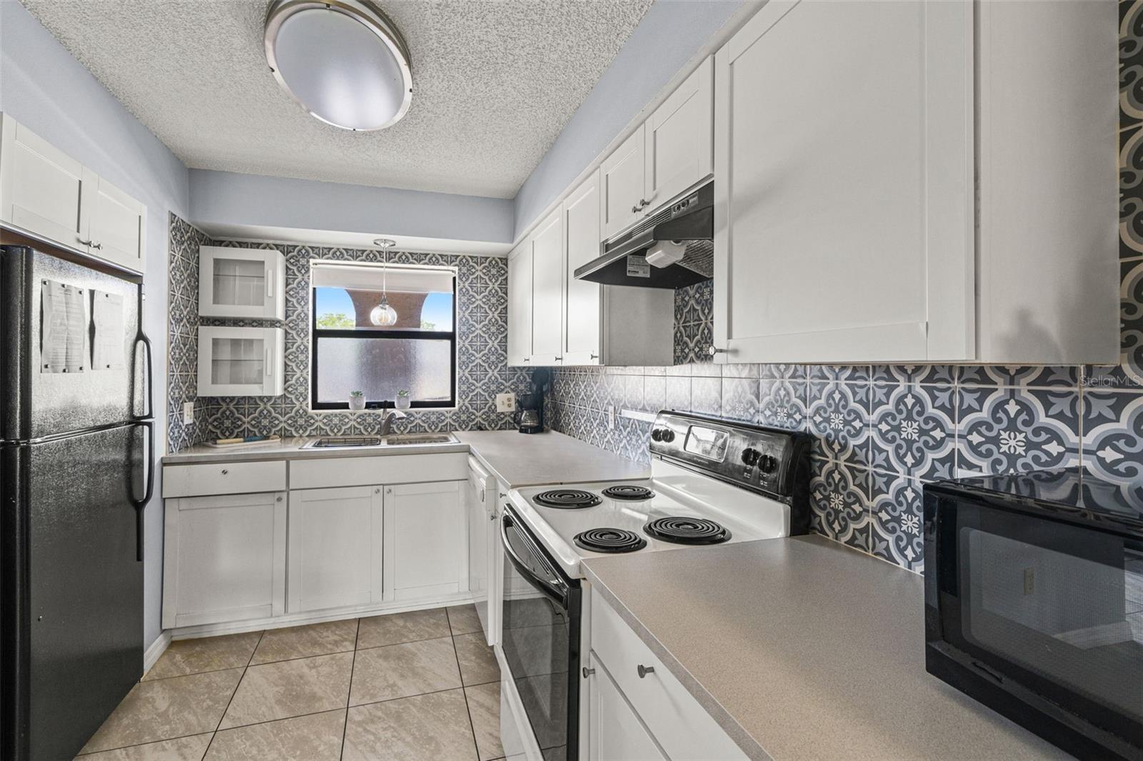 Image 15 of 34 For 7400 Spring Hill Drive 110