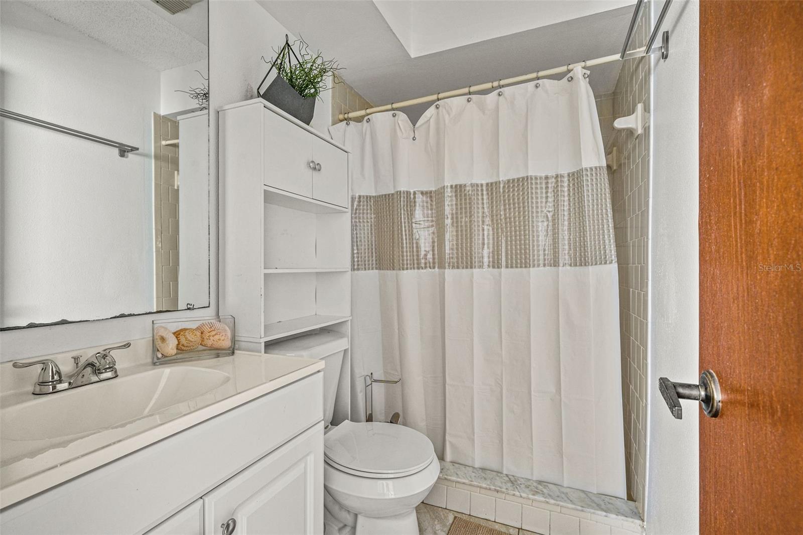 Image 23 of 34 For 7400 Spring Hill Drive 110