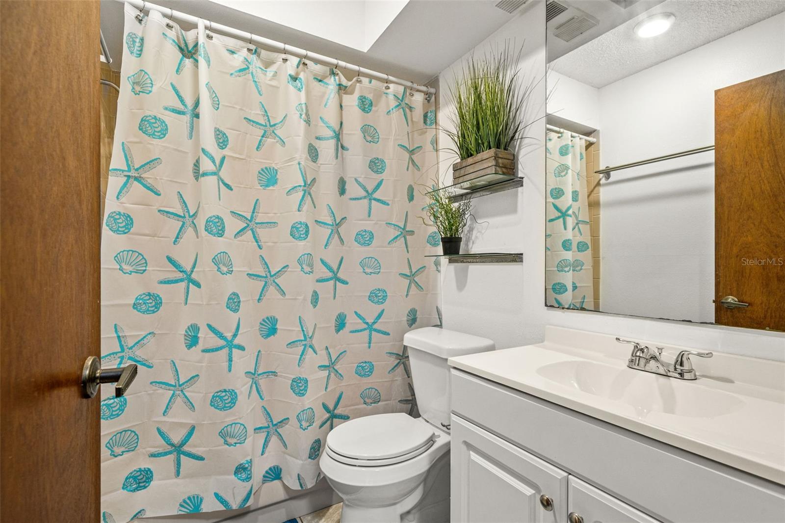 Image 26 of 34 For 7400 Spring Hill Drive 110