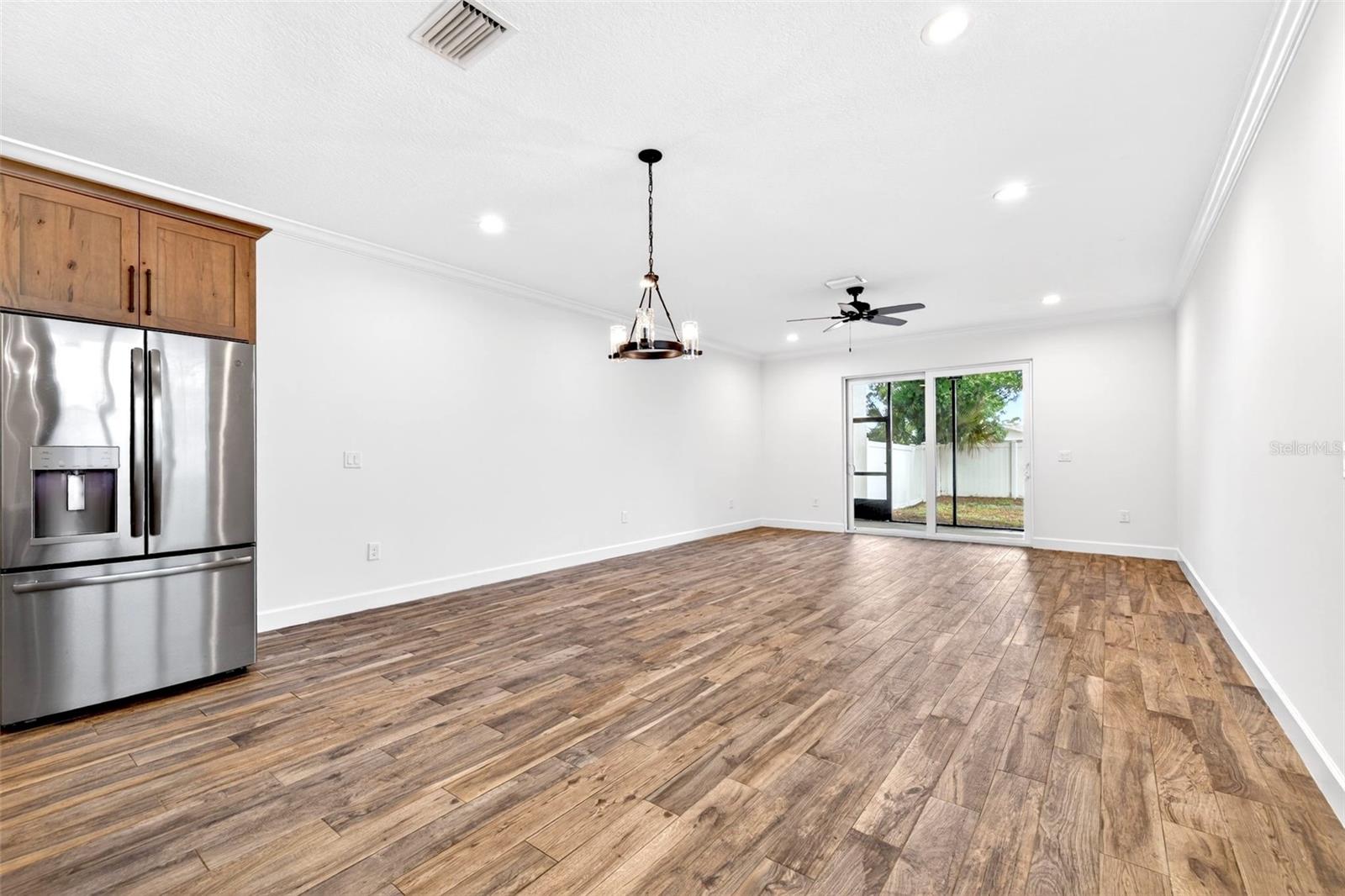 Image 11 of 32 For 4413 Gray Street 2