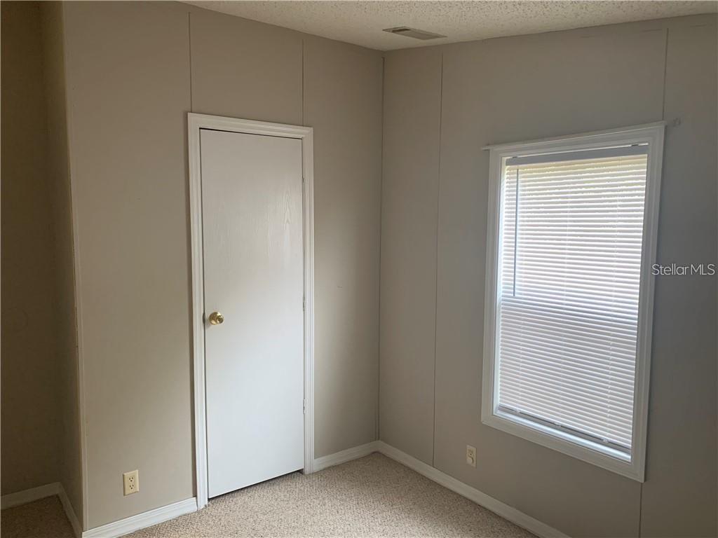 Listing photo id 9 for 8731 Lithia Pinecrest Road