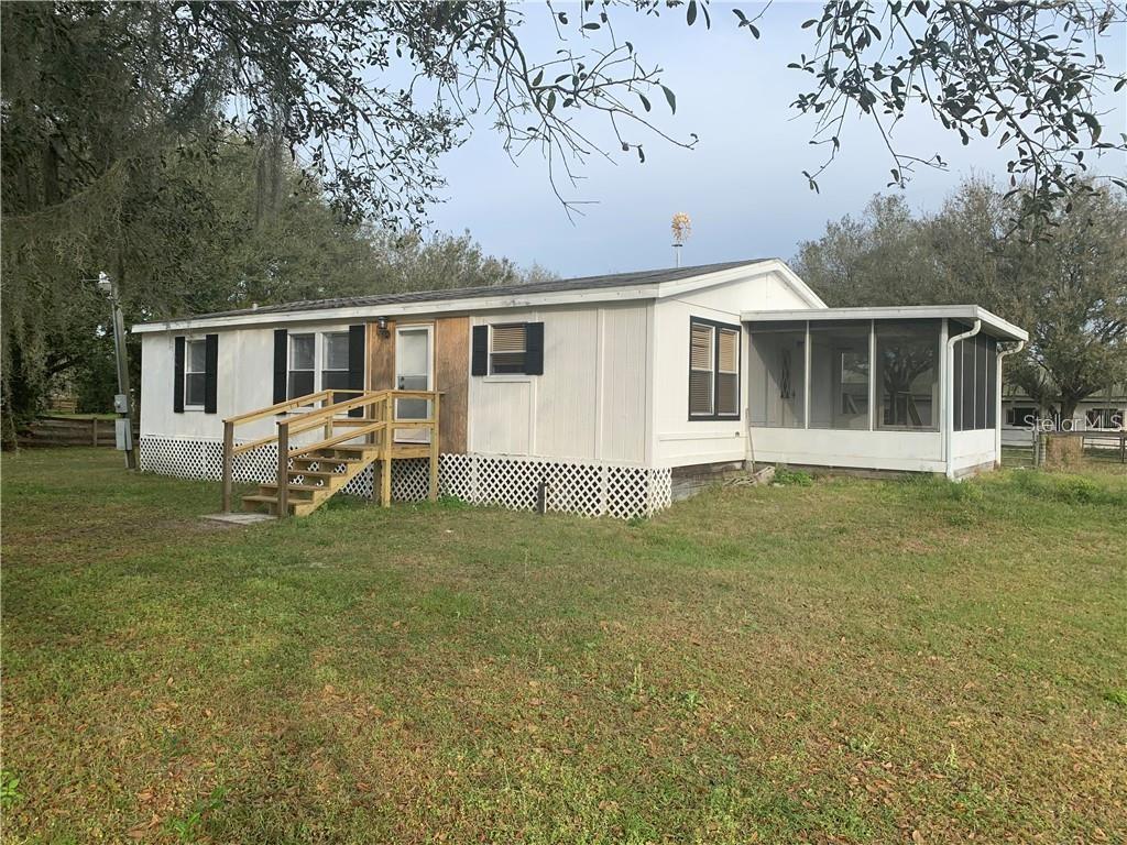 Listing photo id 4 for 8731 Lithia Pinecrest Road